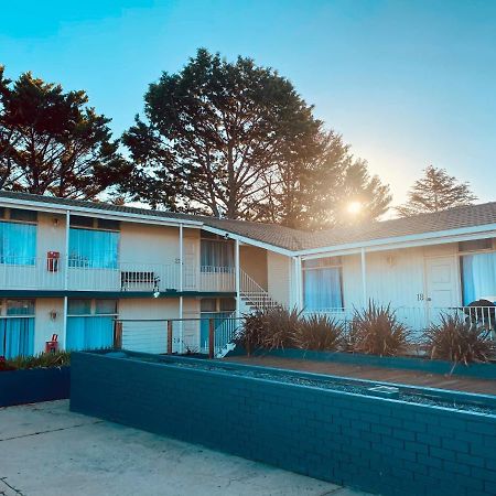 Redhill Cooma Motor Inn Buitenkant foto