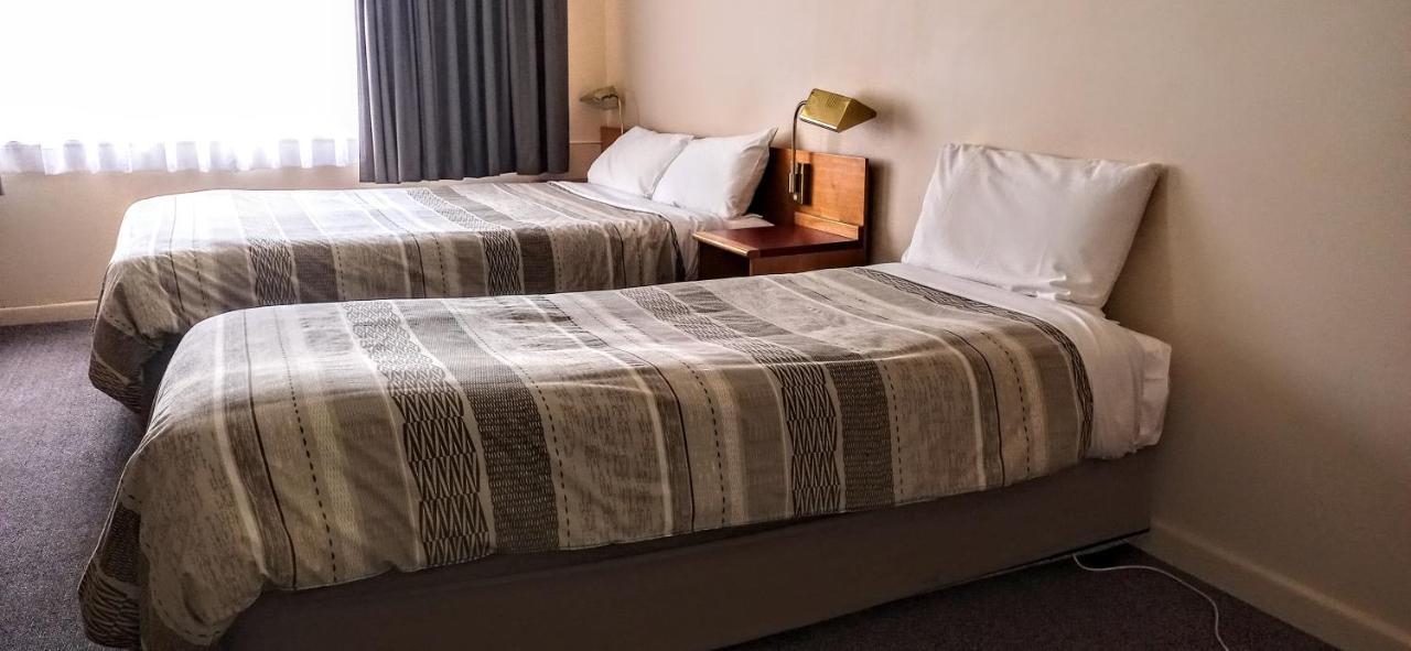 Redhill Cooma Motor Inn Buitenkant foto