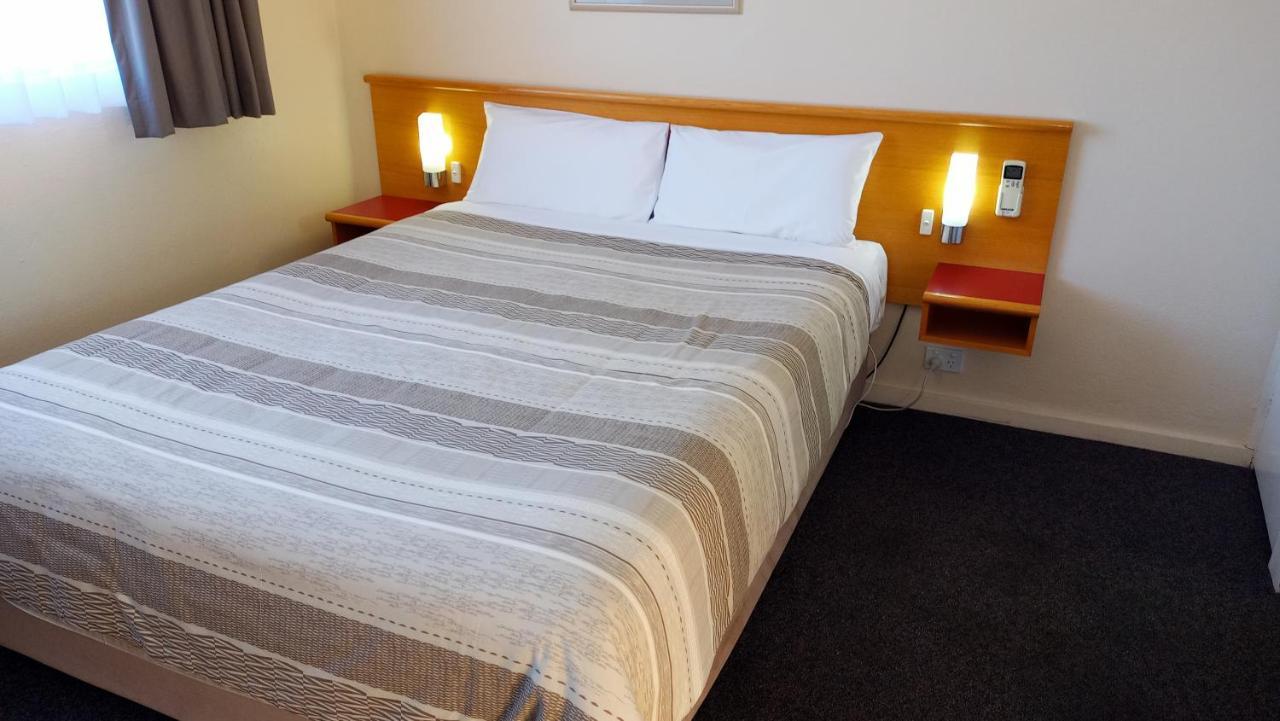 Redhill Cooma Motor Inn Buitenkant foto