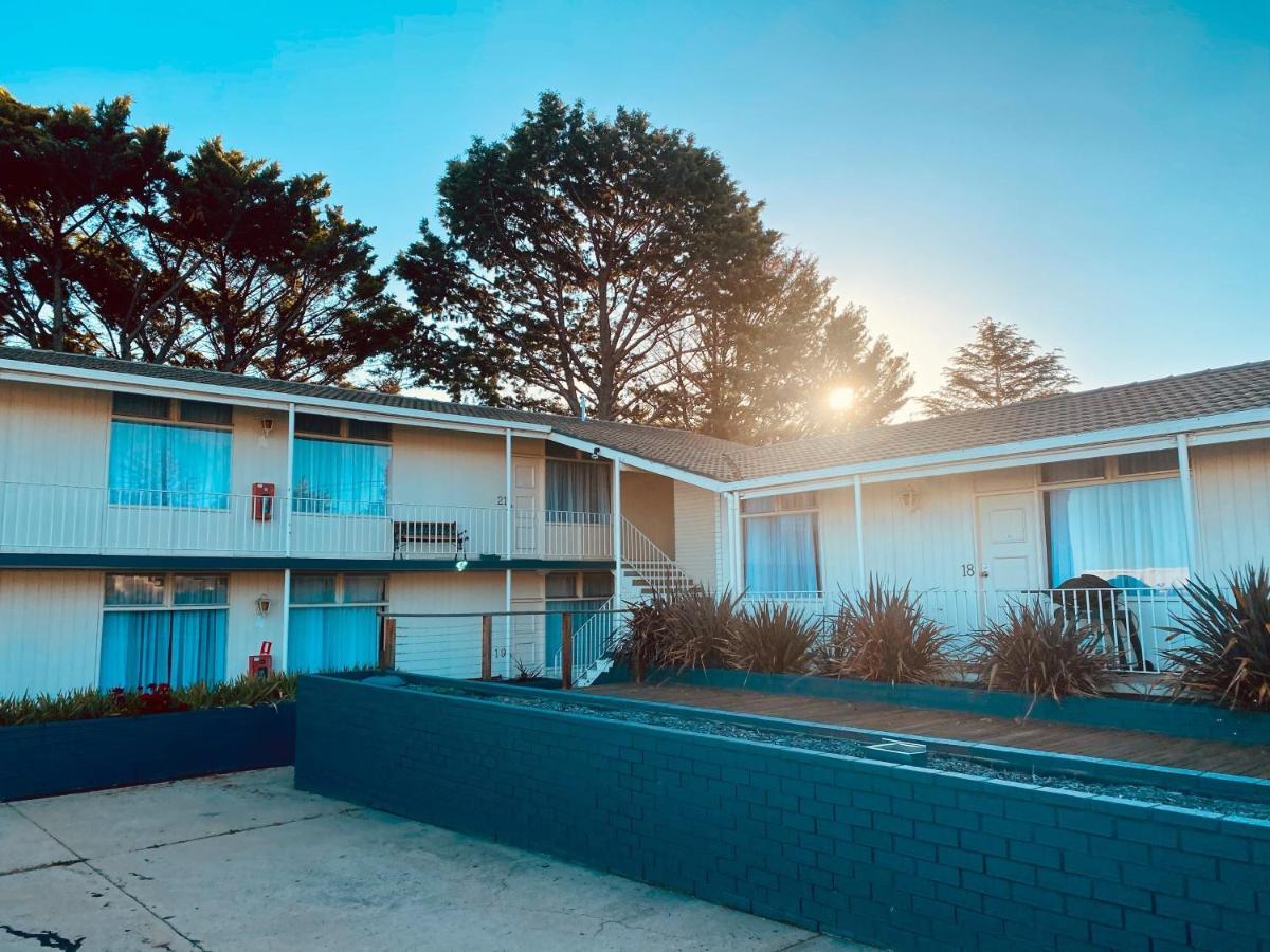 Redhill Cooma Motor Inn Buitenkant foto
