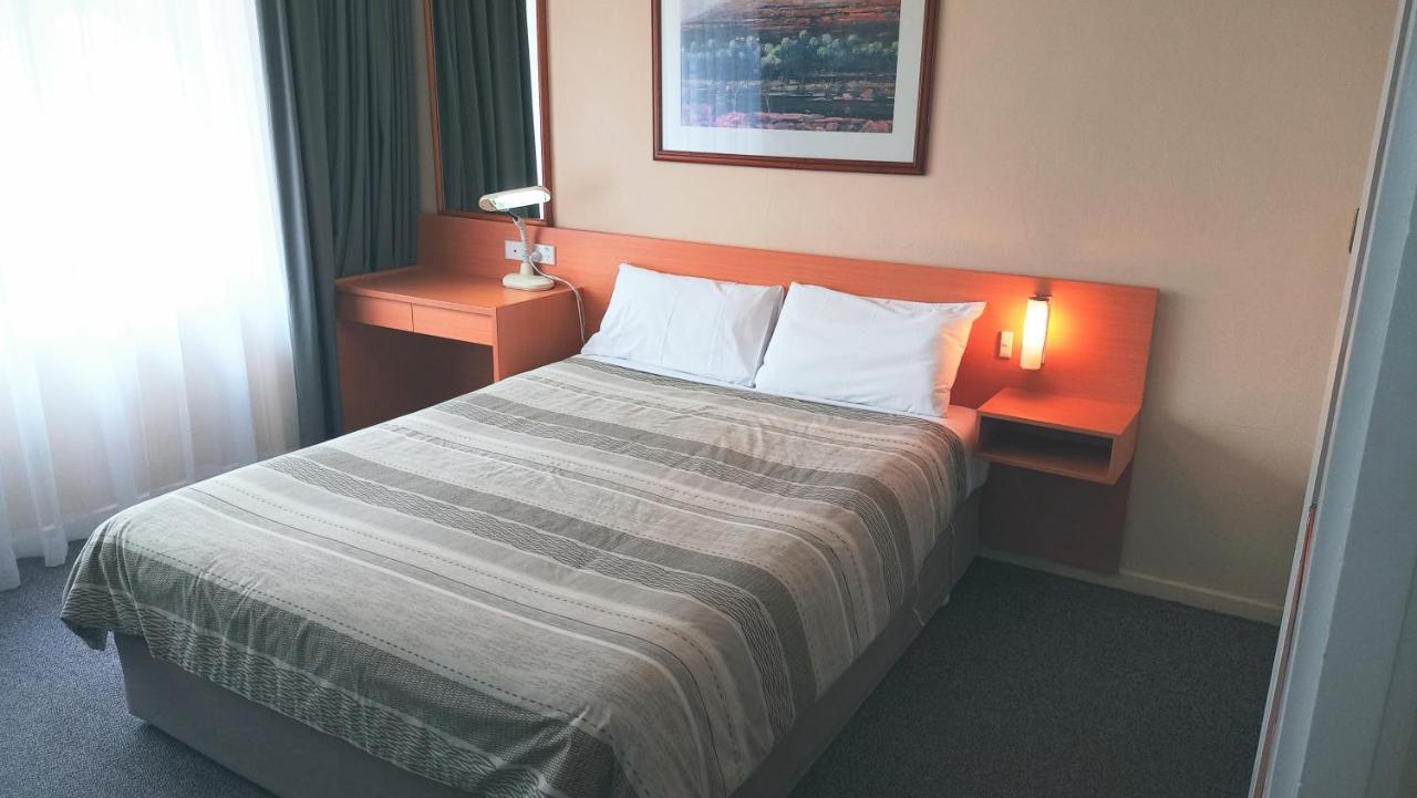 Redhill Cooma Motor Inn Buitenkant foto