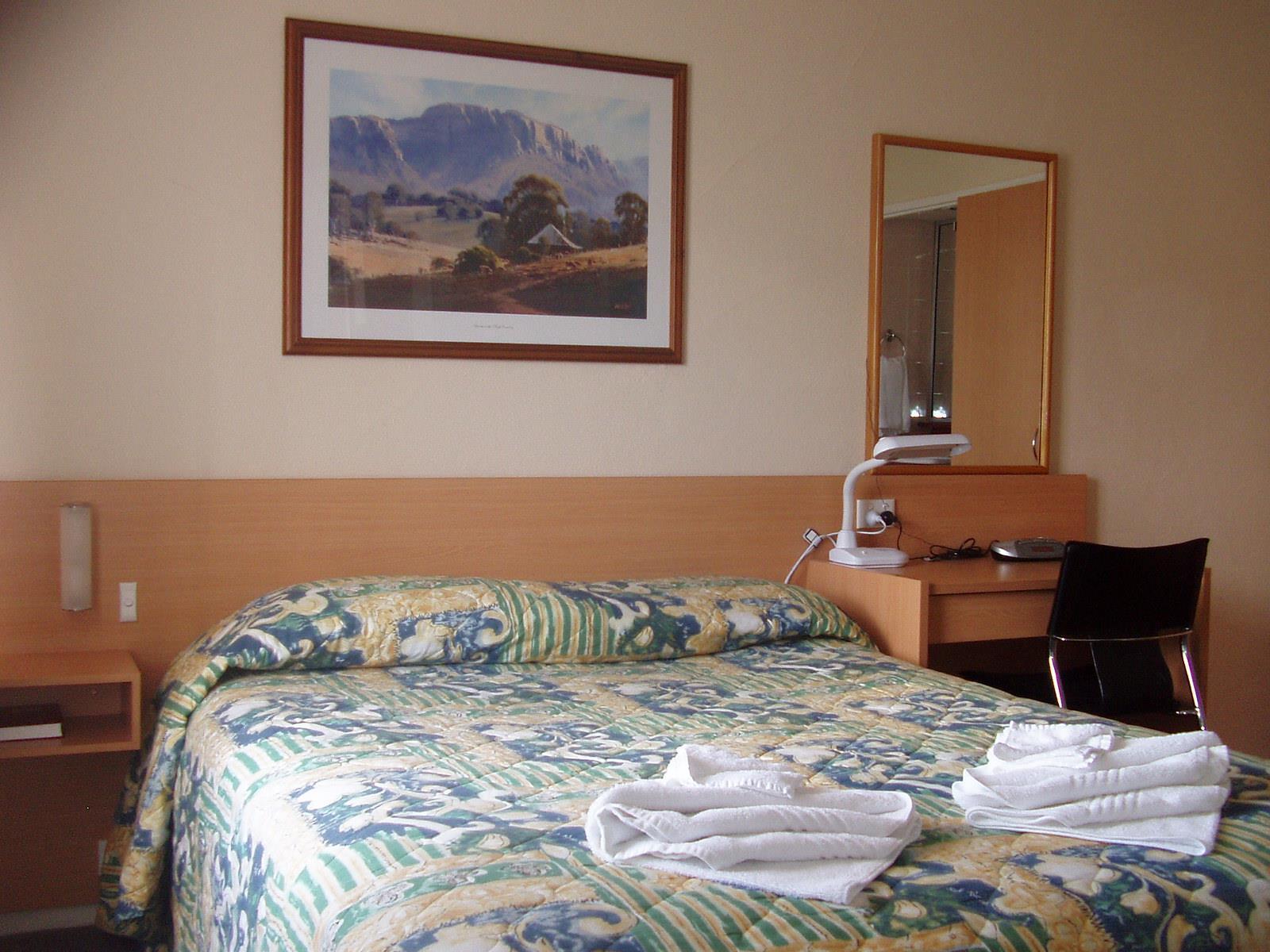 Redhill Cooma Motor Inn Buitenkant foto