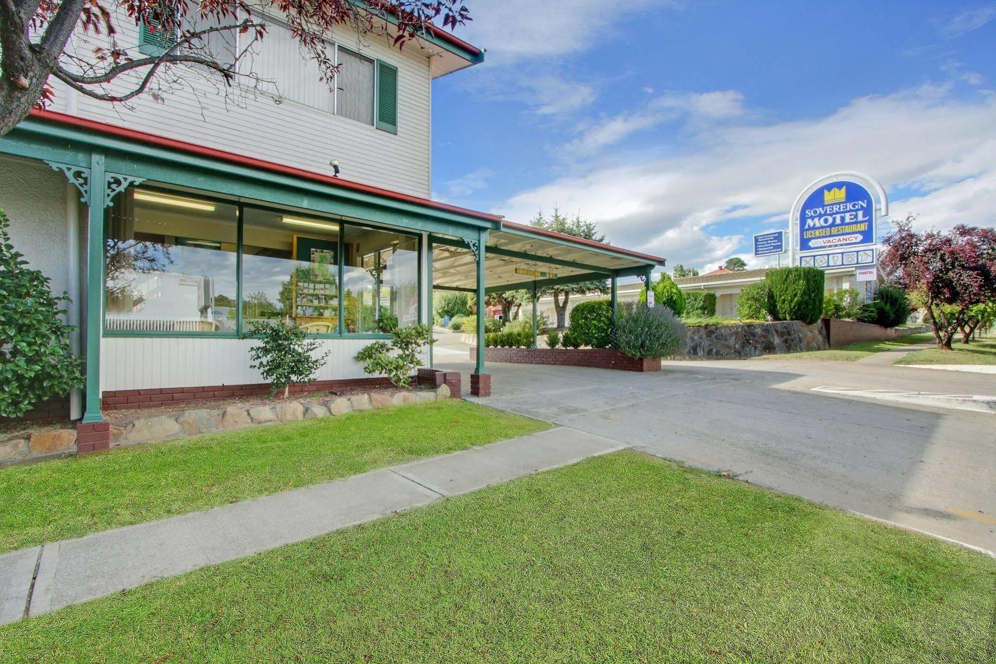 Redhill Cooma Motor Inn Buitenkant foto