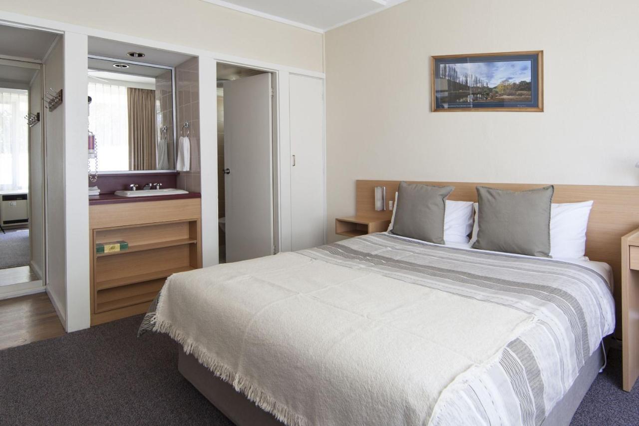 Redhill Cooma Motor Inn Buitenkant foto
