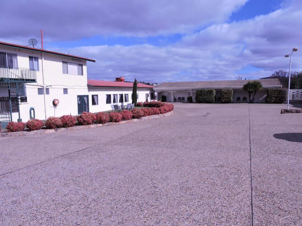 Redhill Cooma Motor Inn Buitenkant foto