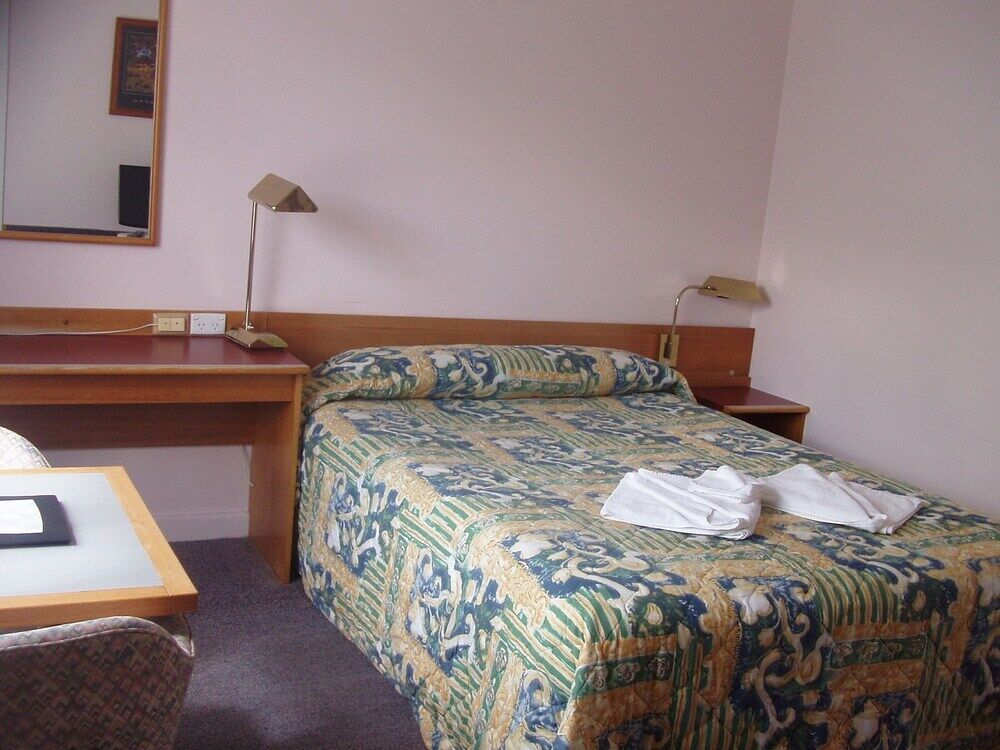 Redhill Cooma Motor Inn Buitenkant foto